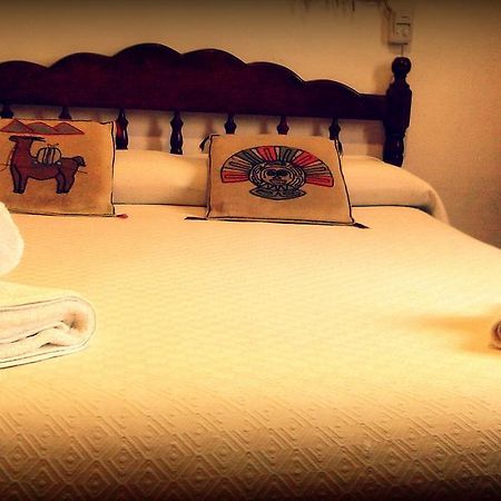 Hostal Yatasto サルタ エクステリア 写真