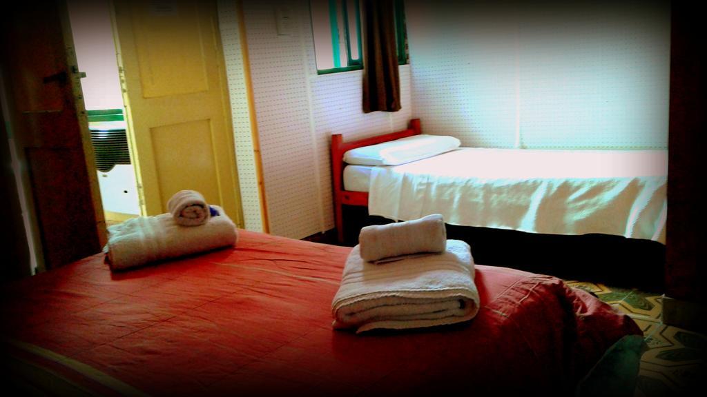 Hostal Yatasto サルタ エクステリア 写真