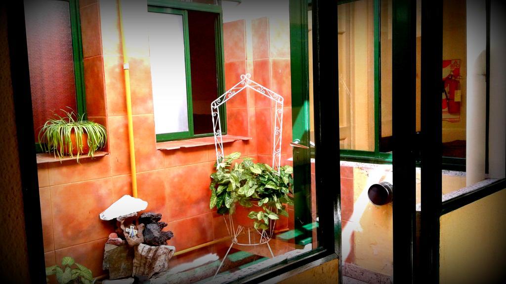 Hostal Yatasto サルタ エクステリア 写真