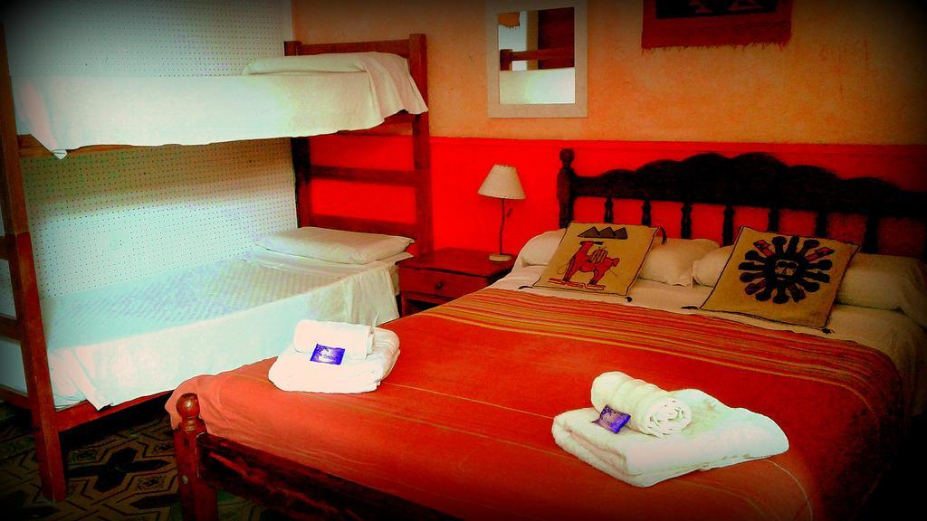 Hostal Yatasto サルタ エクステリア 写真