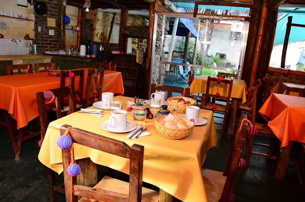 Hostal Yatasto サルタ エクステリア 写真