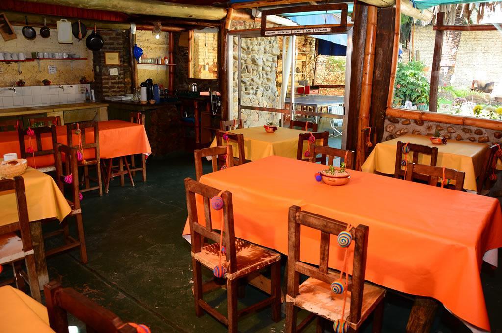 Hostal Yatasto サルタ エクステリア 写真